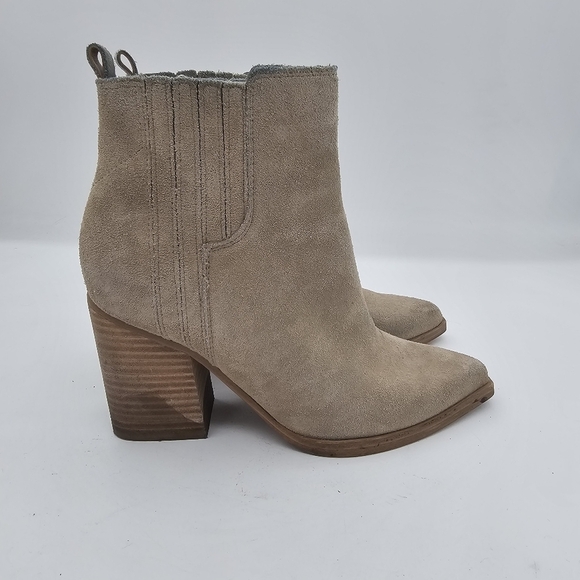 Marc Fisher Ltd. Oshay Beige Suede Leather Pointed Toe Ankle Bootie Size 6.5 - Picture 4 of 11